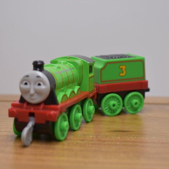 Henry 3 Diecast Trackmaster Engine Train Push Along Take and Play Mattel 2018 - Picture 2 of 10